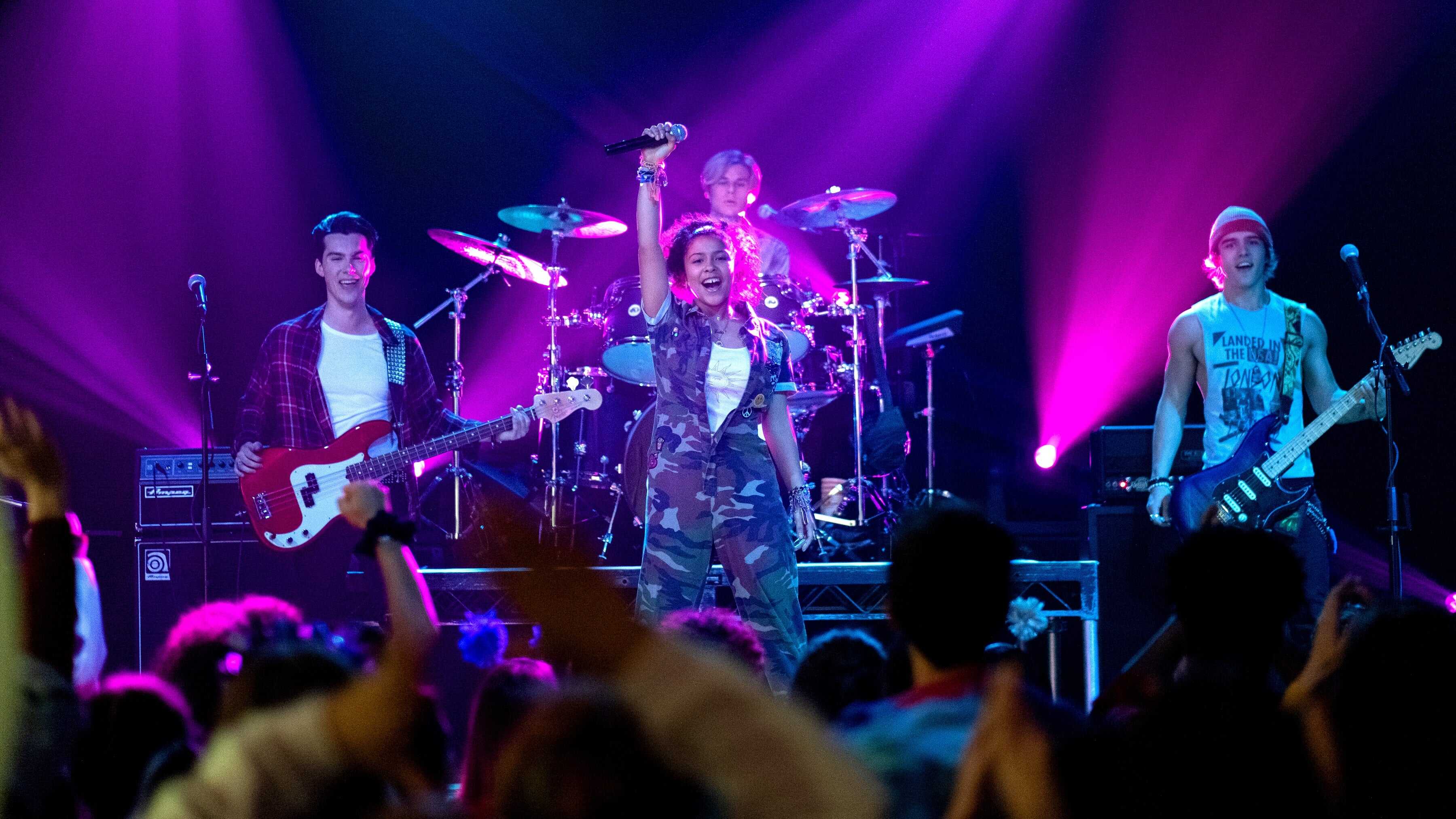 ES| Julie and the Phantoms 4