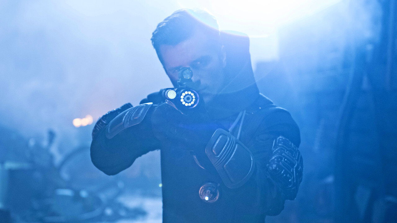 ┃DE┃ Future Man 4